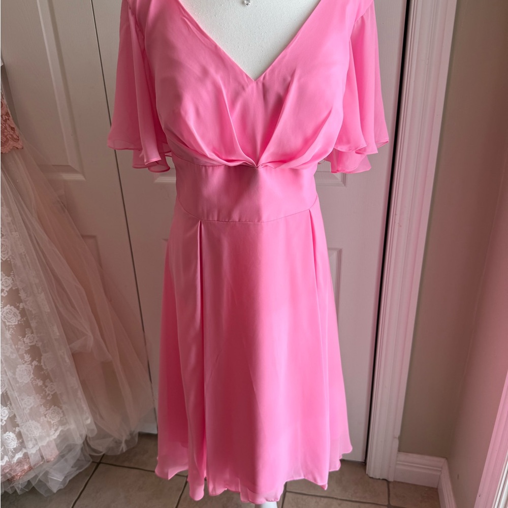 Chic Pink Midi Dress with Flutter Sleeves